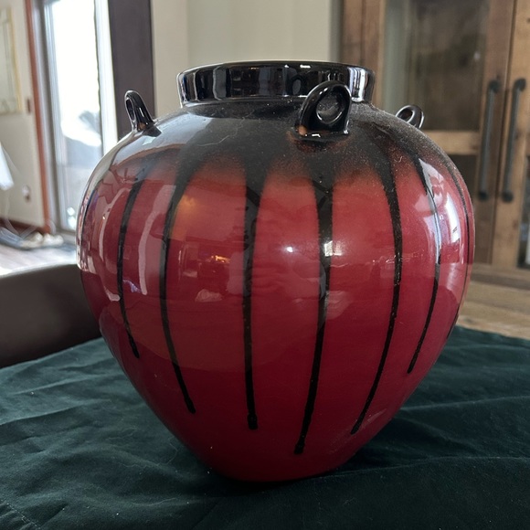 Pier 1 red and black ceramic vase - Picture 3 of 4